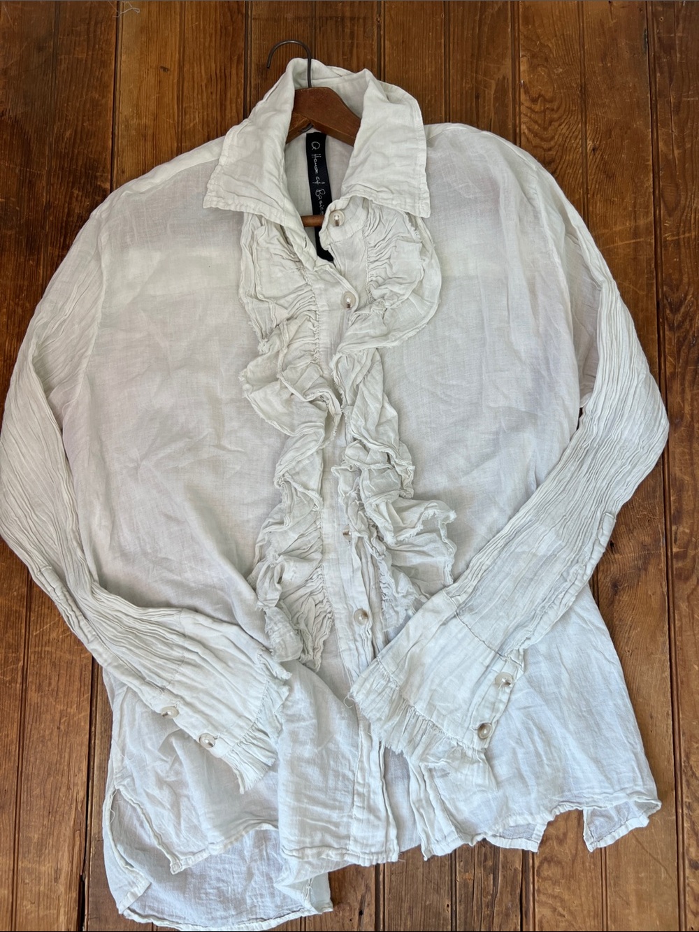 Women’s Q House of Basics ruffle front blouse gauzy off white oversized poets